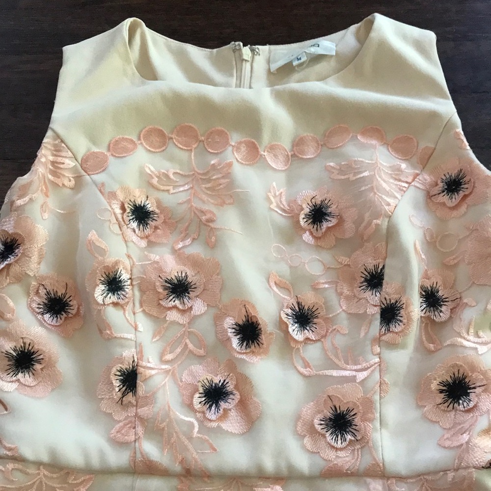 Dress medium  cream with peach and black flowers